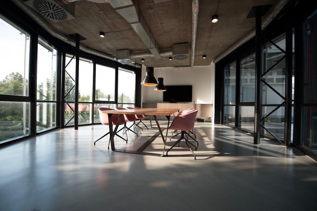 The Art of Drawing Readers In: Your attractive post title goes here Spacious boardroom